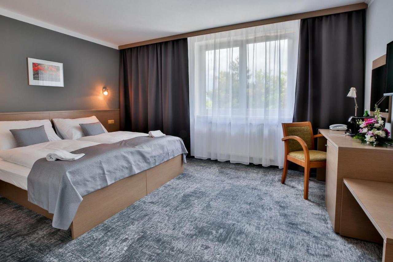 Lh Parkhotel Hluboka Nad Vltavou Congress & Wellness Экстерьер фото