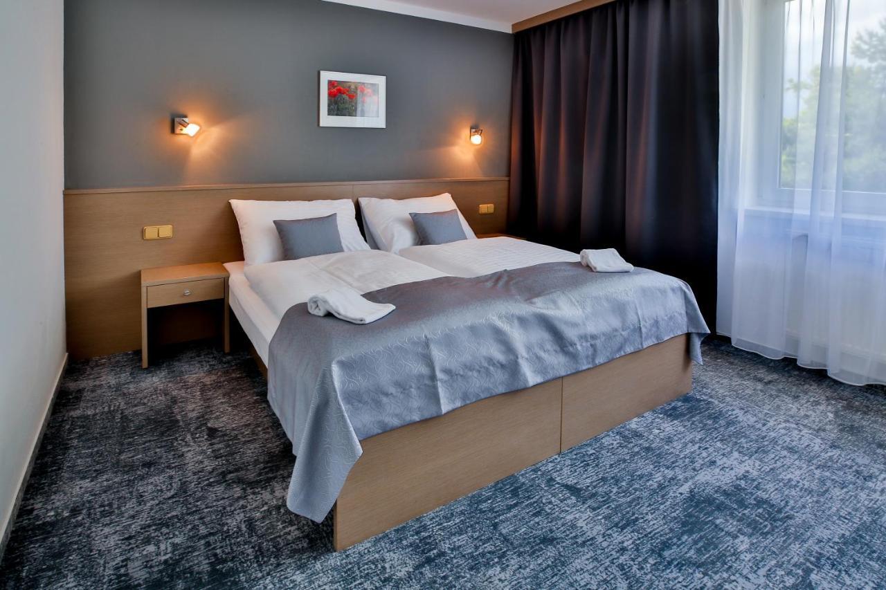 Lh Parkhotel Hluboka Nad Vltavou Congress & Wellness Экстерьер фото