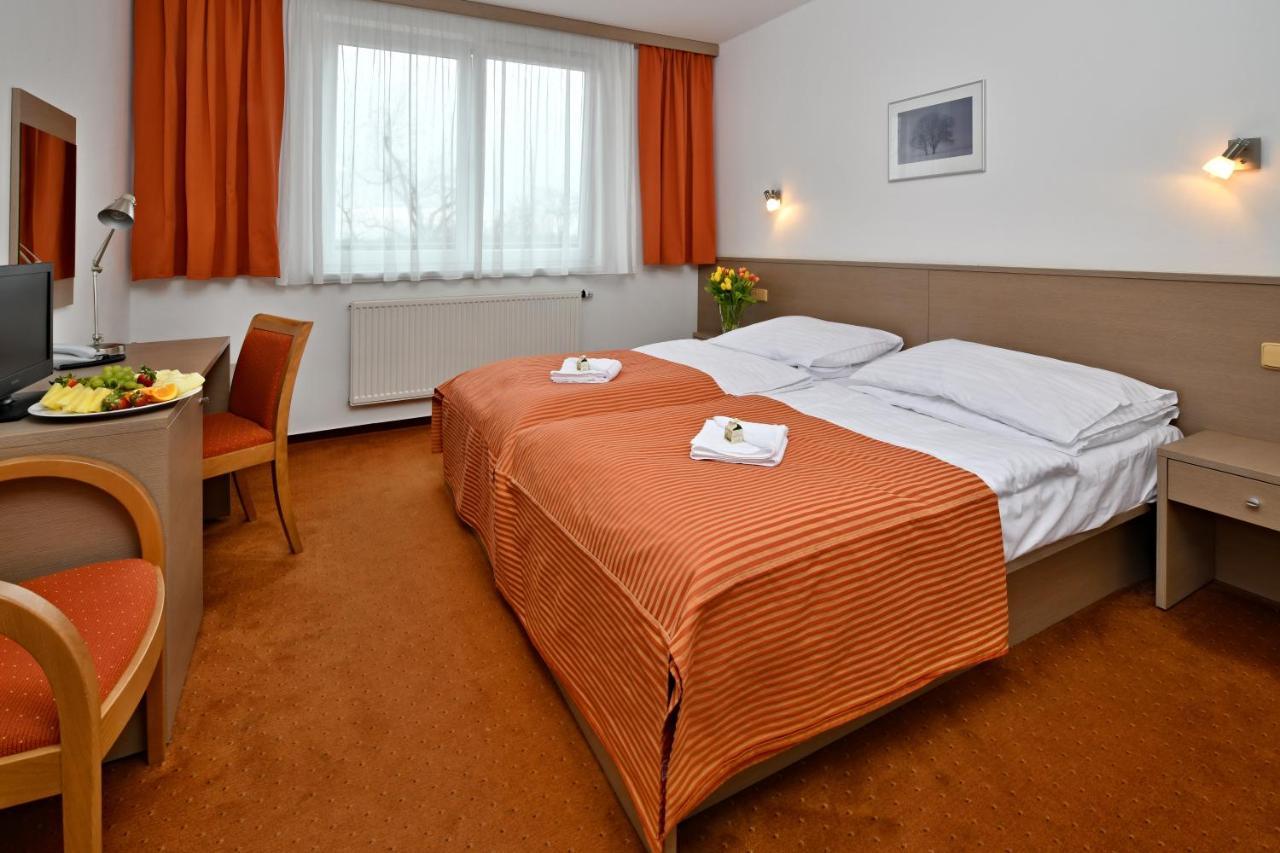 Lh Parkhotel Hluboka Nad Vltavou Congress & Wellness Экстерьер фото