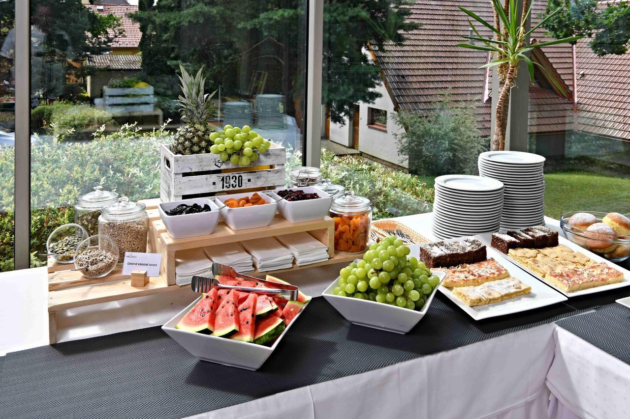 Lh Parkhotel Hluboka Nad Vltavou Congress & Wellness Экстерьер фото