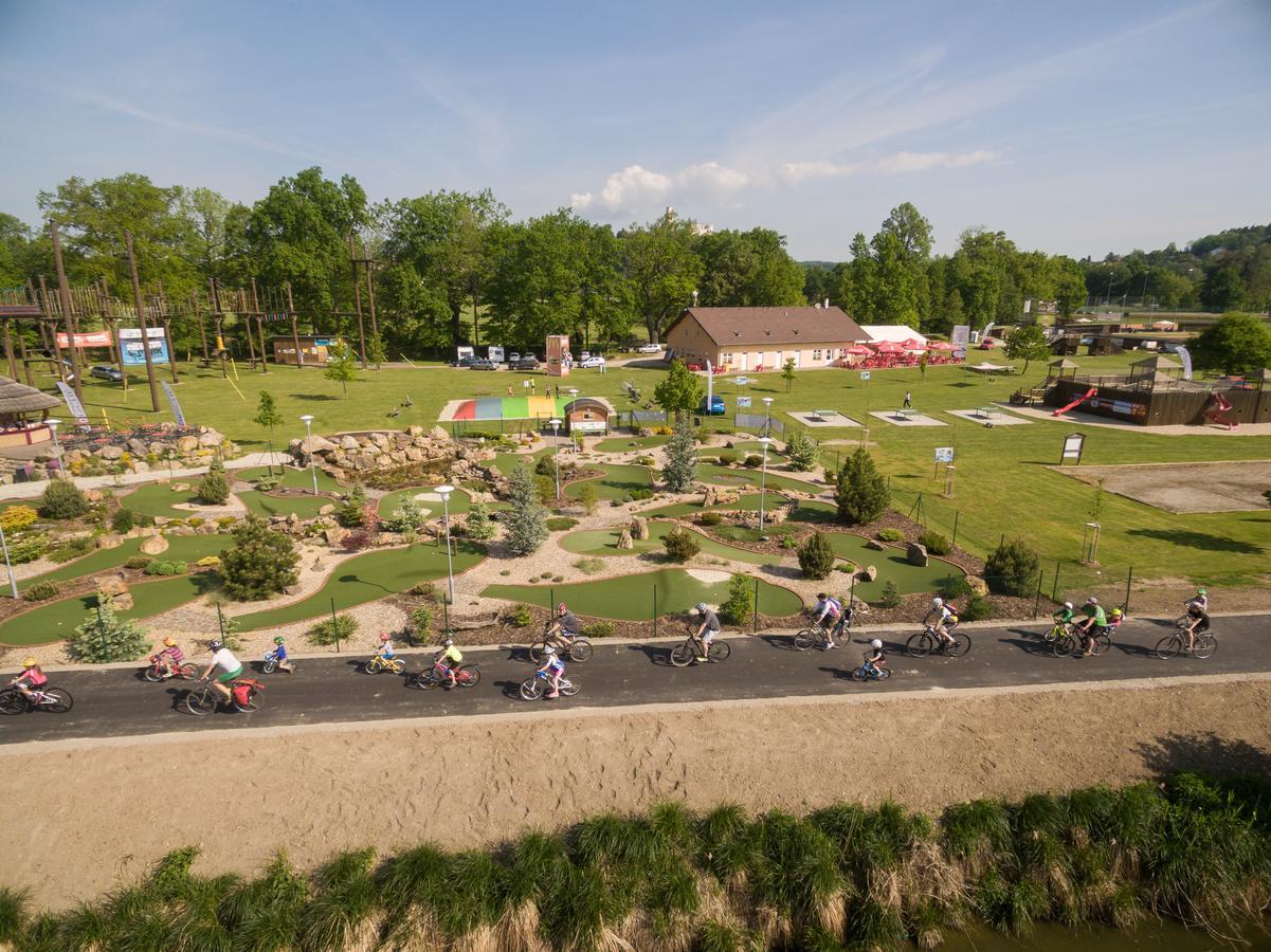 Lh Parkhotel Hluboka Nad Vltavou Congress & Wellness Экстерьер фото