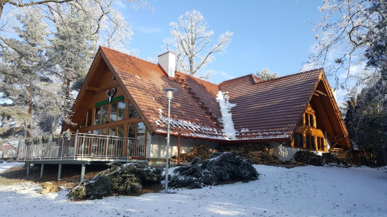 Lh Parkhotel Hluboka Nad Vltavou Congress & Wellness Экстерьер фото